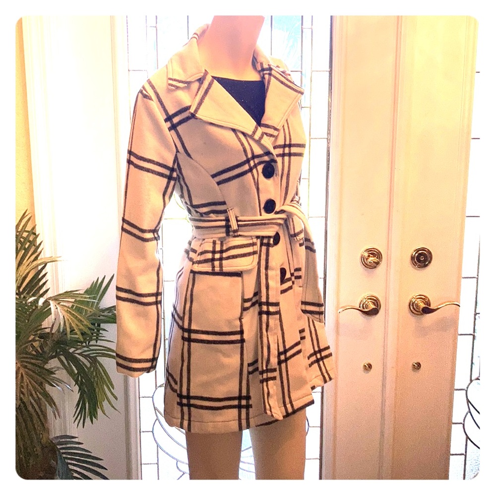 Miss Ashley Small B&W Plaid PeaCoat w/no defects